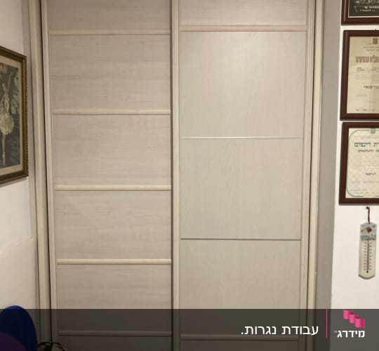 דלתות הזזה מעץ בהתקנה מקצועית
